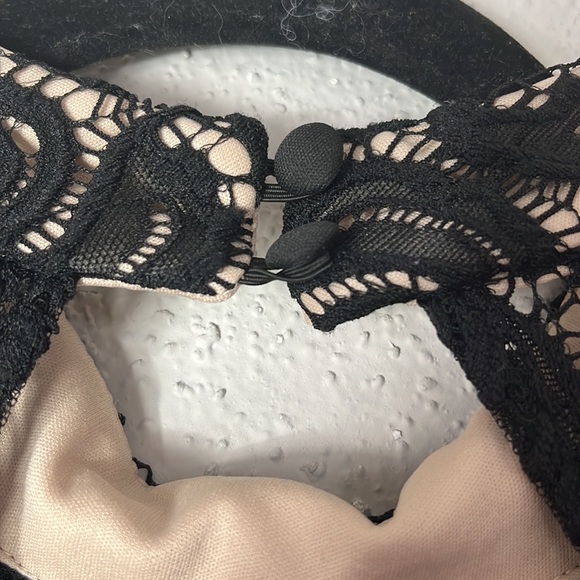 Windsor black lace and silk formal no sleeve mini dress with cut out Sz M - Picture 8 of 9